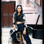 Bhanu Sri Mehra Instagram - 🖤🦢