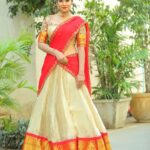 Bhanu Sri Mehra Instagram - Leave a little sparkle wherever you go💃❤ Outfit:@kadhambari_studio Pc:@poulino_pictures Jewellery:@rathnacollections #homely #traditional #offsareelove #cool #peacefullness #bhanugirl❤ #bhanusree🔥❤️