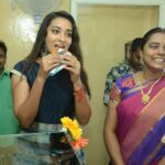 Bhanu Sri Mehra Instagram - Happy to be part of and to inaugurate #Sravanisweetshop which are purely Homemade. #srinagarcolonyhyderabad #besidesatyasainigam. :)