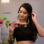 Bhanu Sri Mehra Instagram - Find the beauty and shine every day ✨ 💞 📸:@saicharanthejareddyphotography Outfit:@divya_varun_offical #newclick #everyday #shine #bhanusree🔥❤️ #hybridpilla