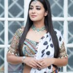 Bhanu Sri Mehra Instagram - 🐼 Outfit by :@mudradesigninghome 📸:@saicharanthejareddyphotography #bhanusree🔥❤️ #stylish #tollywoodactress #bb2 #anchor #actor #bhanusree