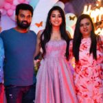 Bhanu Sri Mehra Instagram - 🤩 📸:@@saicharanthejareddyphotography @abhiclicksphotography @candid_shoooter_ Decors:@4ever_eventz Cake :@ambrosia.hyd #bhanusree🔥❤️ #birthdaygirl #cutie #bhanusree