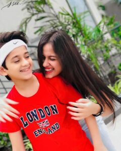 Jannat Zubair Rahmani Instagram - Throwback to when I was motu and Ayaan was chotuuu😂🙈