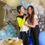 Jannat Zubair Rahmani Instagram - Happy 13th Birthday meri jaannnnnn♥️♥️ Thank you @bhavnajasra @wesortyoumumbai @partynextdoor.events for helping me put this lovely balloon decor together for my brother’s surprise 13th Birthday ! You have made him & us all so happy ! U guys are the BEST ♥️