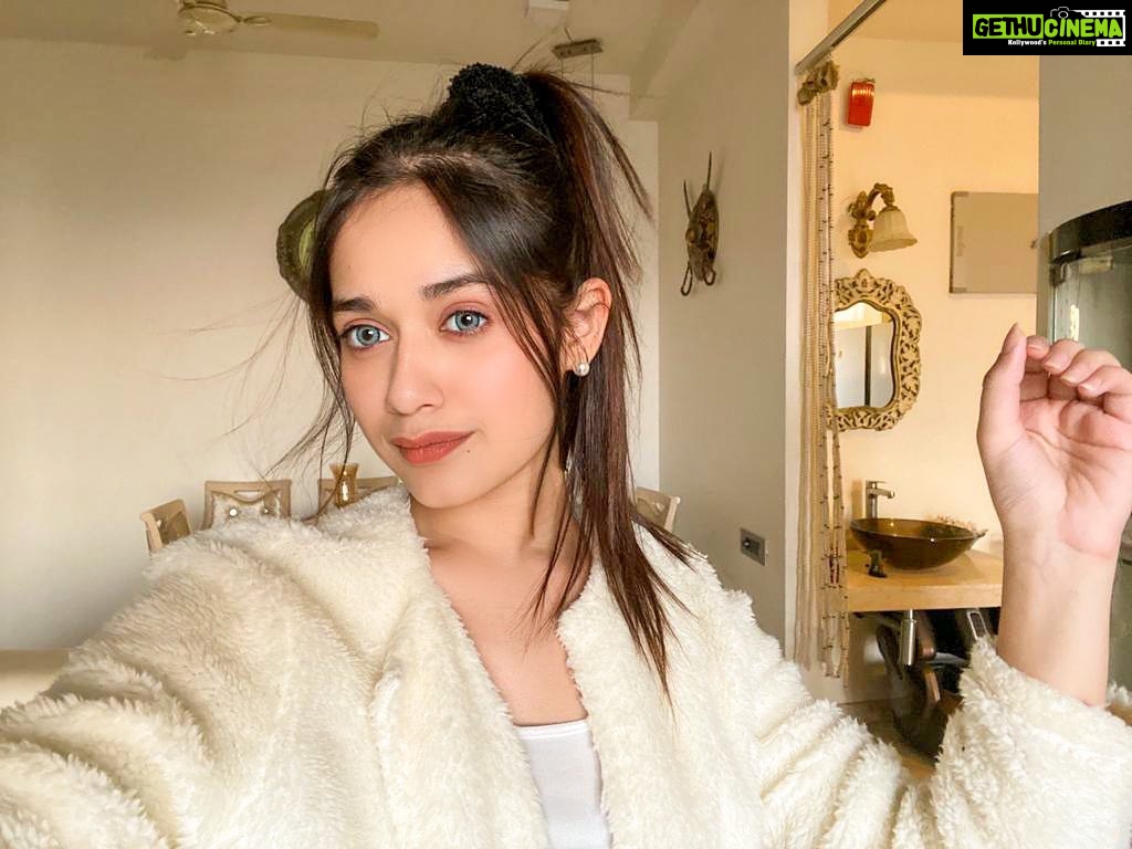 From office fits to party picks, Jannat Zubair`s style guide to ace every  look