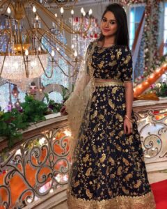 Jannat Zubair Rahmani Instagram - 'Tu Aashiqui' Reviews please🤞🏻 Check out Pankti Sharma's Mehendi look on my YouTube channel👉🏻 Complete Styling with Jannat Zubair Link in my bio