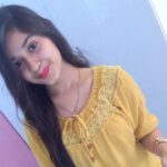 Jannat Zubair Rahmani Instagram - Sit still look pretty girls 💝