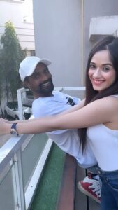 Jannat Zubair Rahmani Instagram - Too late for the trend✨