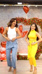 Jannat Zubair Rahmani Instagram - Mujhe kya pata kahan main chali 💁🏼‍♀️🙆🏼‍♀️🤷🏻‍♀️

@theshilpashetty #churakedilmera