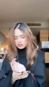 Jannat Zubair Rahmani Instagram - This is my reel blooper I never posted but since it’s Reels first birthday today I’m sharing this with y’all🎈🙆🏼‍♀️
#HappyBirthdayReels 🥳