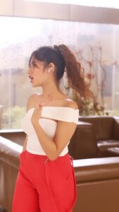 Jannat Zubair Rahmani Instagram - Itne acche nakko dikho 🤪

📸 @smileplease_25