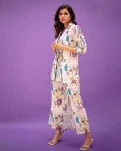 Kalyani Priyadarshan Instagram - Monkey Business during Thallumaala Promotions 🐵🙈🙉🙊💜 Shot by @kiransaphotography Styled by @pallavi_85 @openhousestudio.in Outfit @dramebaaz_india Jewelry @aishrthestore Hair @savitanalwade Makeup @amitkagda Team @therouteofficial #thallumaala out on Aug 12!