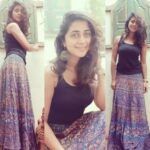 Kaniha Instagram - As raw as it gets... Messy hair ,Tired eyes but still a genuine smile😊😊 For many who think actors and models look flawless ..I wanna say dont go by what you see on magazines and screens.That's part of our job to present ourselves a certain way but at the end of it all we are as amazingly #flawsome as all of you. Accept those flaws whatever that you think they may be❤ Show yourself some extra love🤗🤗 #kaniha #flawsome
