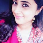 Kaniha Instagram - "Kannuku mai azagu..pennuku pudavai azagu" I can never be bored of sarees..such a beautiful attire for a woman.. #sareelove #sareelovers #blockprint #flawsome
