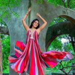 Monal Gajjar Instagram - “Trust your beauty to shine from your eyes and into the souls of that deserve you.” 💖💗💐 Click 📸:- @priyalpatel2989 Designer:- @amitaggarwalofficial Styleby:- @styleitwithniki Outfit arrange by :- @jadepink_studio Accessories:- @jadepink_studio Hair & make up :- @paayal_limbachiya #ootd #lifstyle #amitagarwal #actor #actorlife #monalgajjar #imqueen👸🏻👑 Orange the salon
