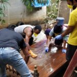 Samyuktha Menon Instagram - The most powerful onam ever. Using water to wash away every dirt water brought in 🤷‍♀️🤷‍♀️ @prasobhvijayan @kevin_7003 @sanif_uc and pinne perariyatha kureperu