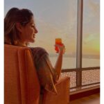 Samyuktha Menon Instagram - Gulping down the Gorgeous Golden Hour with a Glee 😊✨ Wearing @theboozybutton Captured by : @hrushee_ @neethungeo #goldenhour #glee #gorgeous #sunset #queen #kochi #hyaat #samoninsta #talesofsam #samfam #oranges #peaches #happiness #instasmile #cantstopsmiling #blueskies #backwaters #keralagram #mallugram #instadaily #sunsetpictures #kaftan #hustleandchill #hustler #lifegoals
