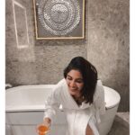 Samyuktha Menon Instagram - ✨And then just before Sunrise ..there is Stardust ✨ What do you think made the babe in robes burst into that loud laughter ? 😄 #soiree #stardust #laughter #stories #story #instatales #samoninsta #instsam #samfam #white #creamywhite #martini #martinilove #goldenglimpse #goldenglow #lifegoals #commentbelow #yourstories #imagination #instafun #instacool #kewl #bathrobe #robe #babeinbathrobe #instamood #toohottohandle #samyuktha #moira #schittscreek