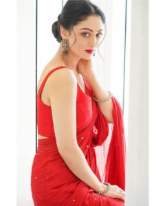 Sandeepa Dhar Instagram - I looked at you, you looked at me ... 
Aur hoe gayi mushkil . 🐣 
#Mumbhai #Vaishnavi #12november 
—————————————————
📸 @munnasphotography 
Stylist : @shru_birla 
💄 @g.chakravarthyy 
Hair : #aarti
Saree @suta_bombay
Jewelry @koharbykanika
@vblitzcommunications