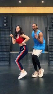 Sandeepa Dhar Instagram - Another little attempt at shuffling with @melvinlouis bcoz its so much fun learning new things 😁 #msshuffle