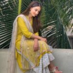 Sandeepa Dhar Instagram - Desi vibes kinda day🌻🐣