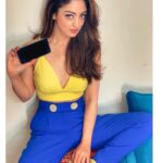 Sandeepa Dhar Instagram - AND I AM OBSESSED 😍 !!! Guess who got her hands on the newly launched #LGW30 & can’t stop clicking pictures with it ?!!! ——— If u are like me who wants sharp, HD images at the most affordable price then this is The phone for you. It has 12MP+13MP(Wide)+2MP(Depth) triple rear cameras with different modes including night mode, portrait, bokeh, and wide-angle and a 16MP front-facing camera. CRAZY RIGHT ???!!!! AND It comes with a big 4000 mAh battery, a fingerprint scanner as well as support for face unlock. ———— Swipe up on my insta story & gets yours RIGHT NOW !  #lgwseries #threeisin #lgw30 #lgtriplecam #lgftw #platinumgrey #auroragreen #thunderblue