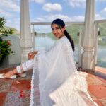 Sara Ali Khan Instagram - 🤍🤍🤍 Raffles Udaipur