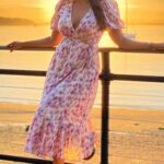 Shama Sikander Instagram - This is how New York romances with me❤️❤️ do you feel like this about any city? Leave a 🙌🏻 if you do and write the name of your favorite city in the world in comments. #newyork #longisland #citylove #mausam #bollywood #actor #actorslife #beautiful #place #love #nature #beingfilmy #reels #fun #reelsinstagram #reelitfeelit #reelsvideo #reelsindia #usa #usa🇺🇸 #holiday #holidayvibes