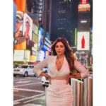 Shama Sikander Instagram - A hundred times I have thought: New York is a catastrophe and fifty times: It is a beautiful catastrophe.... . . . #newyork #nyc #newyorkcity #usa #love #beautiful #fashion #photoshoot #travel #enjoy #happy #positivevibes New York, New York