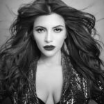 Shama Sikander Instagram - Know that you can start late, Look Different, Be uncertain and still succeed..... . . . #beautiful #look #blacknwhite #loveyouself #blessed #positivevibes #happiness #inspiration #believe Ohio , U.S.A