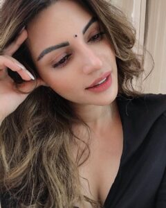 Shama Sikander Instagram - My sunday mood....
Happy Sunday everyone...🥰
Swipe right ➡️ and let me know what’s your mood matching with today in comments ❤️
.
.
#sunday #funday #weekend #vibes #nature #summer #picoftheday #smile #life #beautiful #selfie #mood
