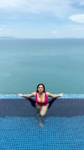 Shama Sikander Instagram - You wana see a magic trick????
Wait till the end….🪄🪄🪄🧞‍♀️

@conradkohsamui 

Thank you for having the most amazing staff who prepared this yummy floating breakfast for us…. Absolutely loved it ♥️🥳👌🏼🏖🌞

#travelwithme #hotel #resort #beautifuldestination #conradsamui #conradkohsamui #kohsamui #floating #floatingbreakfast #yummy #thaifood #thailand #hospitality #humblepeople #lovetravelling #traveldiaries #pink #shamasikander 
#holiday #holidayseason #conradkohsamui #livethelifeyoulove #travel #travelreels #fancy #pink #floating #floatingbreakfast #lovemylife #gratitude #grateful #thailand #honeymoon#jamsham #shamasikander #sassy #travelwithme
