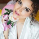 Shama Sikander Instagram - Mein apni favourite hoon... Comment m btao kon si movie ka dailouge hai? #selflove #lovetopose #loveyourself #stylish #inspiration #women #smile #spreadsmiles #positivevibes #reelsinstagram #reelkarofeelkaro #shamasikanderreels