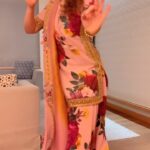 Shama Sikander Instagram - And then this happened in the middle of the show…the costume was made me do it…😛 #chakachak #song #bollywood #famous #actor #actorslife #dance #love #life #live #livefully #indian #wedding #event #hosting #appearance #viral #viralreels