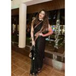 Shama Sikander Instagram - Sangeet Night…🥳🥳🥳 . . . #sangeet #night #backtokg #shaadi #fun #crazy #shamasikander #friends #enjoy #happyme #friendslikefamily #bandbajabaraat #traditionalsaree Mumbai, Maharashtra