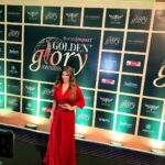 Shama Sikander Instagram - And then it said…. LET THERE BE LIGHT…..😇😇😇Fanoos banke jiski hifazat hawa kare, wo SHAMA kya bujhe jise roshan khuda kare….😇. Won the Most inspiring actress advocating mental health 😇... Thank you @brandsimpact for recognizing my efforts and the impact it has made on everyone… thank you for opening up a conversation about Mental health coz there is still so much stigma around it... Thank you all for your constant love and support i love you multitudes ♥️🙏🏻🙏🏻🙏🏻 Love one another, be kind, be the light you are meant to be….😇 P. R- @shimmerentertainment . #shamasikander #actorlife #awardwinning #goldengloryawards #goldengloryawards2021 #achiever #mentalhealth #support #letstalkaboutit Mumbai, Maharashtra