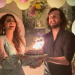 Shama Sikander Instagram - Familia…🥰🥰 my first day birthday celebration with my family was nothing less than blissful … i am so blessed to have these wonderful souls in my life as my family. Missed having my momma @gulshansikander1 and bhabhi @nilofargesawat as they not in town …. But i just want to take a moment and appreciate how much you all mean to me and how much I cherish my life with you in it. ❤️😇😇😇 @khalidsikander @rizwannsikander @sara__gesawat_ @abaan_gesawat_official @jamesmilliron @shahrukh_askari my ♥️ without all of you life would have been different 😇 #happyfamily #happybirthday #happybelatedbirthday #celebrity #celebration #life #happysunday #familyday #myfamily #mylife 😇