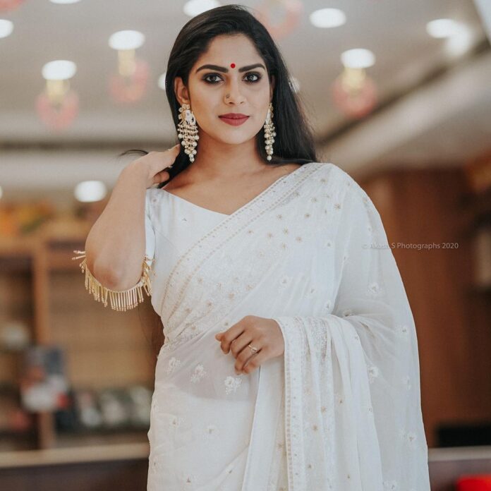 Actress Swasika HD Photos and Wallpapers September 2020 - Gethu Cinema