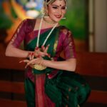 Swasika Instagram - It is an immense happiness to any classical dancer to perform at soorya festival. This was my first performance at soorya festival and I thank all my gurus for training me to reach such a platform. This performance will always remain special to me. Photography: @dulkifil_photography Stylist @nithinju #swasika #swasikavj #classicaldancer #sooryfestival #sooryakrishnamoorthy