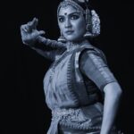 Swasika Instagram - It is an immense happiness to any classical dancer to perform at soorya festival. This was my first performance at soorya festival and I thank all my gurus for training me to reach such a platform. This performance will always remain special to me. #swasika #swasikavj #classicaldancer #sooryfestival #sooryakrishnamoorthy