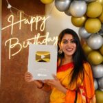 Swasika Instagram - Finally, The silver play button is in my hands on my birthday . To watch the unboxing and my birthday celebration, do watch my new vlog in my youtube channel. #swasika #swasikavijay #swasikaactress #swasikavlog #swasikavijayactress