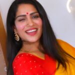 Swasika Instagram - Thank you everyone for the wishes and here is a small celebration and silver play button unboxing session with my subscribers. Watch the full video in my youtube channel. @dstarnetwork #swasika #swasikavijay #swasikavijayactress #swasikavijayvlogs #birthdaycelebration