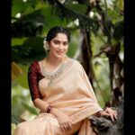 Swasika Instagram - Happy Diwali 🪔 Makeup: @abilashchickumakeupartist Photography: @midhinlal Saree : @thebrandstorebyfebitha Jewellery: @wooglitters #swasikavj #abilashchickumakeupartist #diwali #happydiwali #swasikvijay #swasikavijayactress
