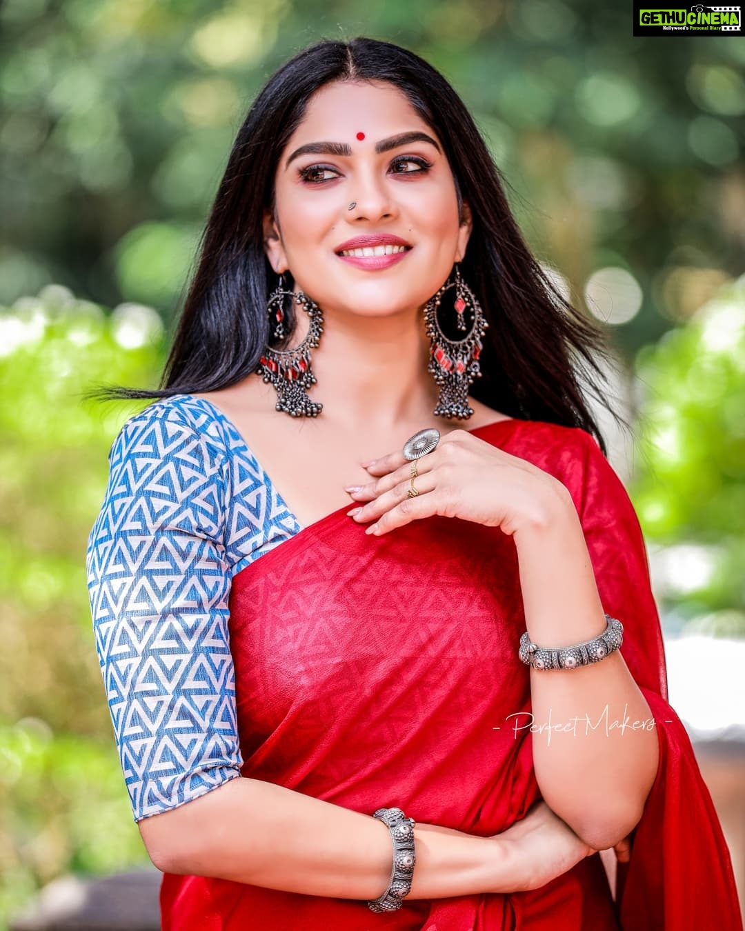 Actress Swasika HD Photos and Wallpapers July 2021 - Gethu Cinema