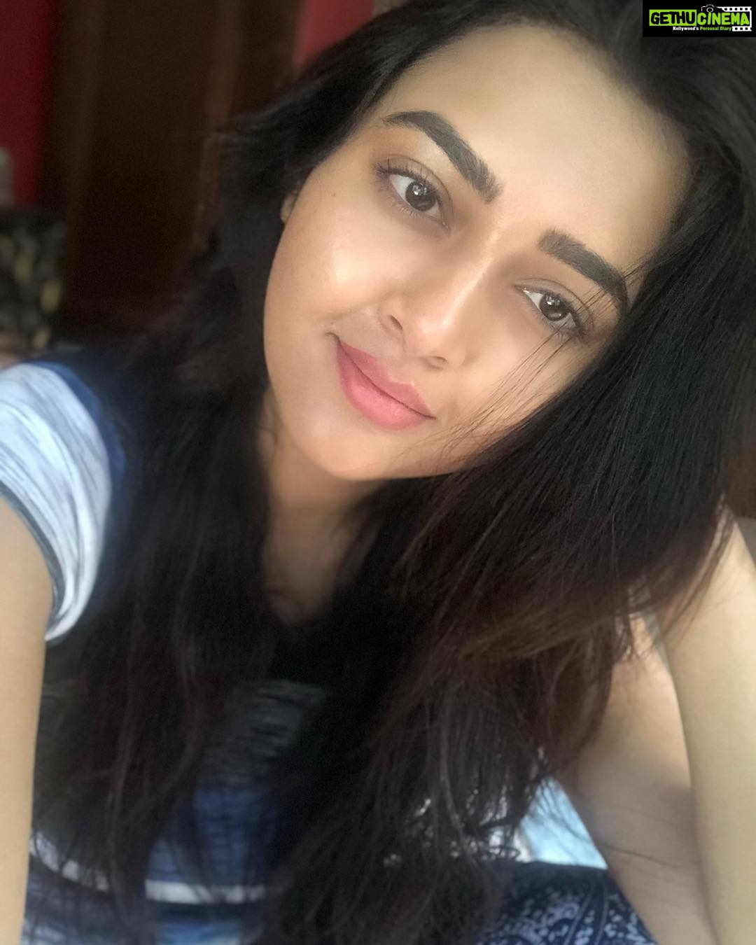 Tejasswi Prakash Instagram - What happens when you sleep all 8 hours ...