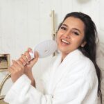 Tejasswi Prakash Instagram – Being an actress, I’m required to wear makeup daily and I’m always worried about the effects which it has on my skin. I crave that perfect glow but facial rollers and Gua sha don’t help! Thankfully, I have discovered the @kohler_india switch hand shower which has a stimulating spray massage  setting that increases blood circulation and makes my face glow from within. #Kohler 
#KohlerSwitchHandShower 
@goodhomesmagazine
.
.
.
#skincare #dailycare #routine #instagood #instadaily #explore #fyp #tejasswiprakash #tejatroops #biggboss #biggboss15 #bb #bb15