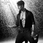 Tiger Shroff Instagram - Exclusive Outtake from #DabbooRatnaniCalendar ❤️ Photography @dabbooratnani Assisted by @manishadratnani Makeup @rahulkothavale Hair @amityashwant_hair Styling @ayeshashroff  Team Tiger @ishagoraksha  Team DR @myrahratnani @kiararatnani @shivaanratnani  Production @dabbooratnanistudio  Location @rustomjee_spaces  #dabbooratnanicalendar2021