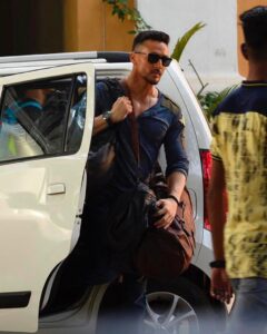 Tiger Shroff Instagram - #3yearsofbaaghi2 ❤️