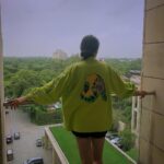 Warina Hussain Instagram - it’s a parrot I assume ..