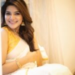 Aathmika Instagram - Happy lil thing ⛅️ @athmika_sumithran @dhannumakeupartist @arunprasath_photography @aarvee.chennai